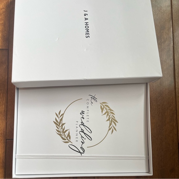 New Condition in the box wedding planner - Picture 3 of 3